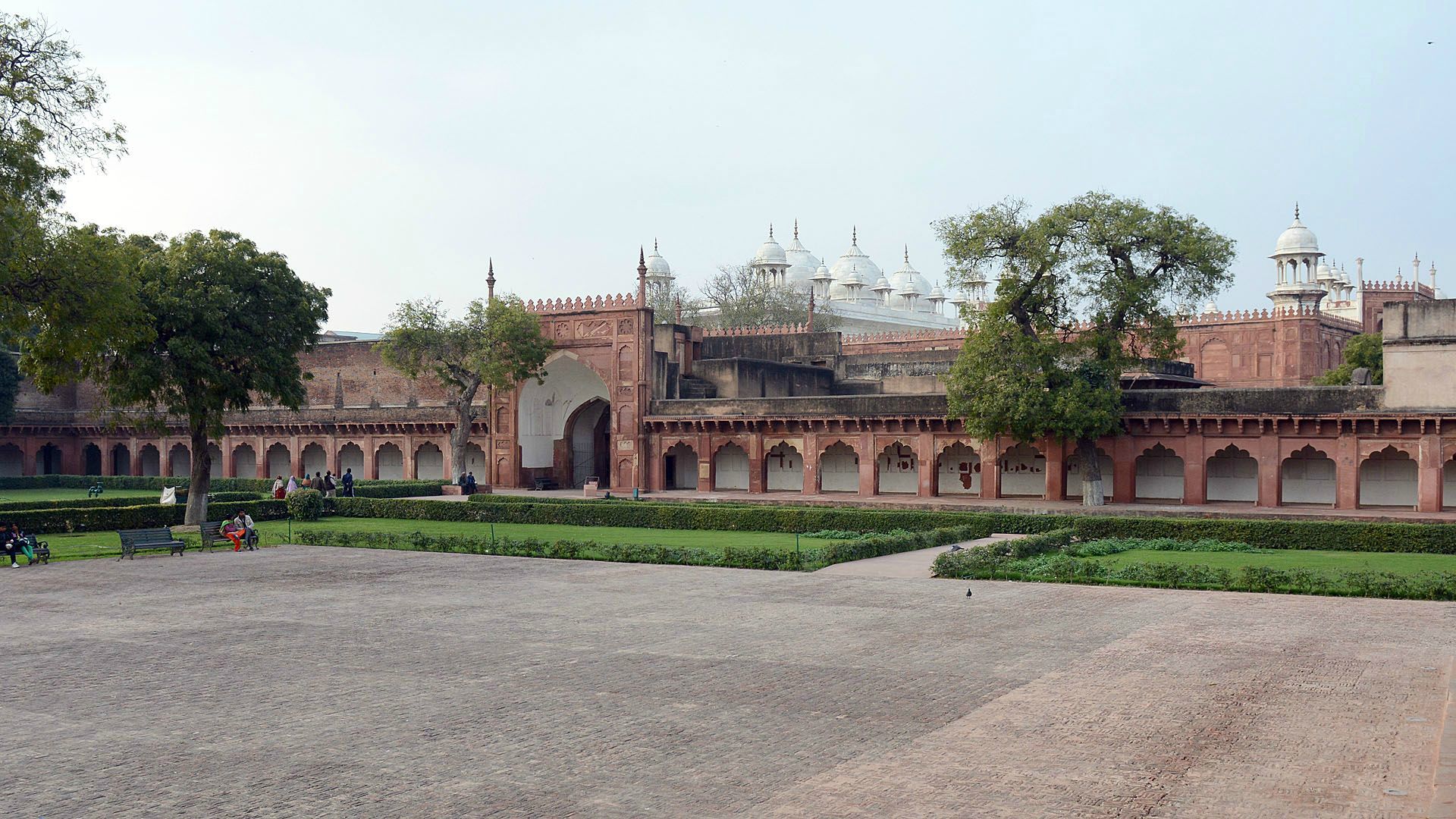 Fort Agra (Czerwony Fort) - zespół budowli fortecznych (wewnątrz pałacowych) z czerwonego piaskowca